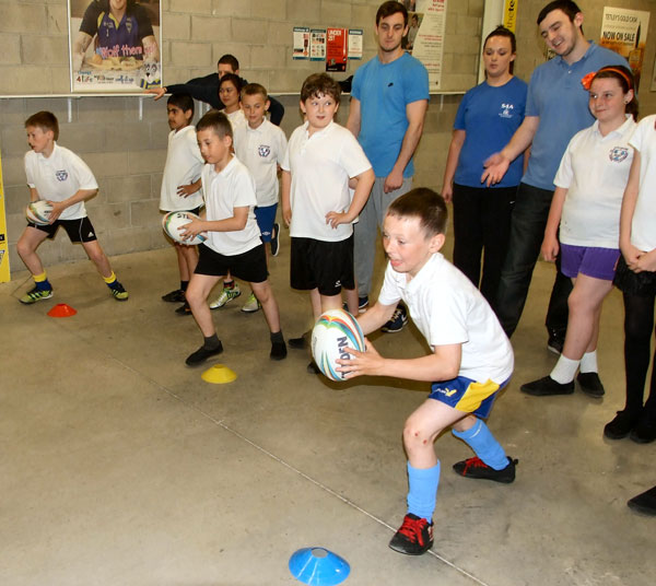 Gladstone Brookes Latchford Primary at Warrington Wolves